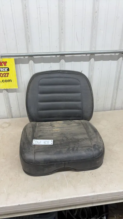 Automotive Seat, Wise WL-07 Black Ribbed, Seat Back and Bottom