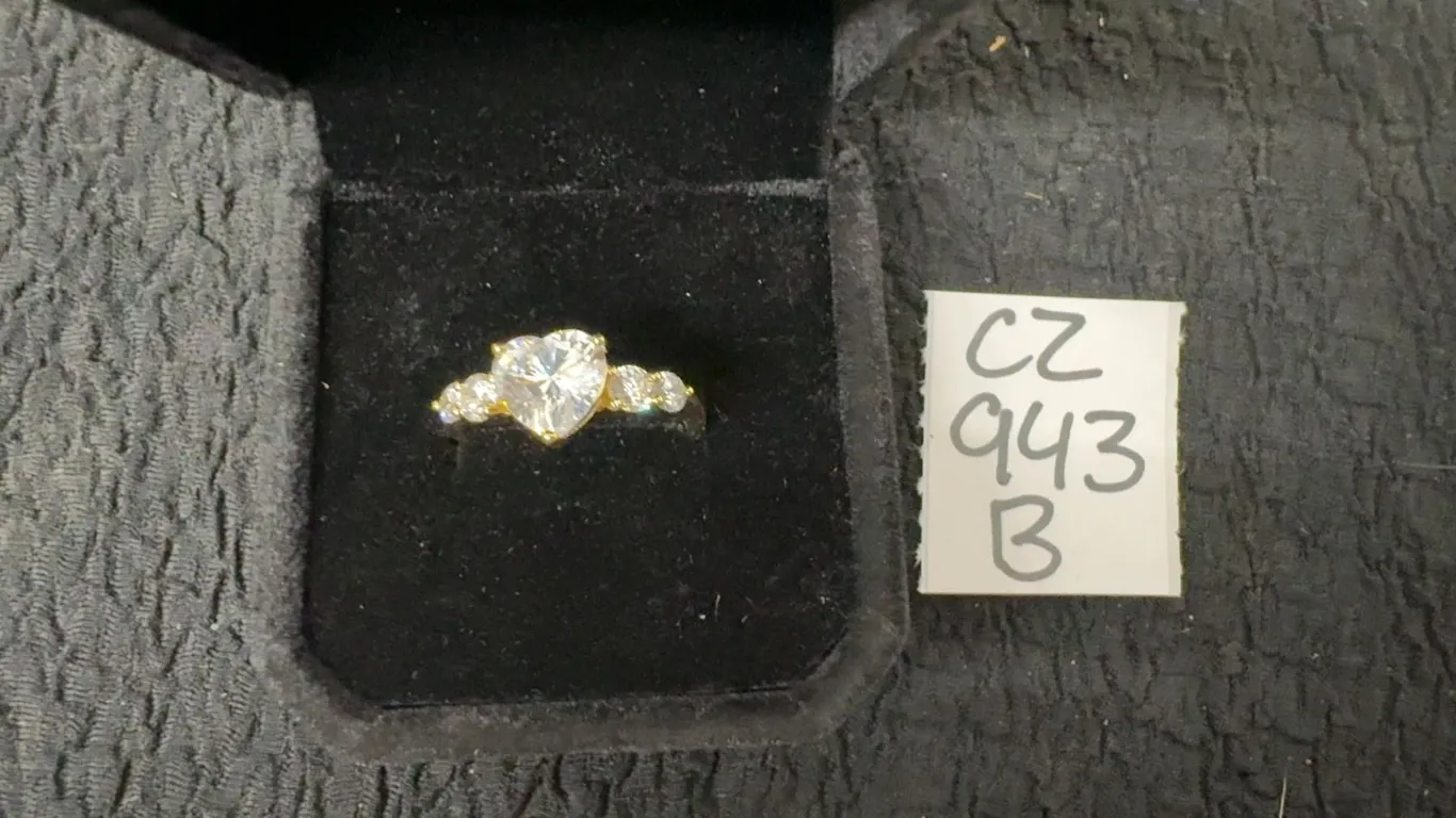 14K Gold Plated 1.5ct Heart Cut Simulated Diamond Ring - Size 8