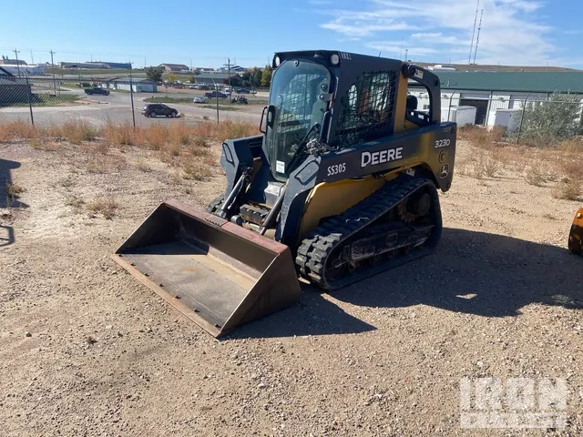 2012 John Deere 323D Compact Track Loader