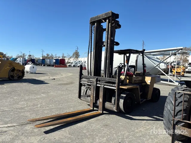 2001 Cat DP90 17800 lb Forklift