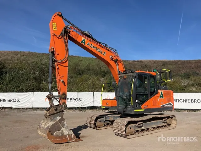 2022 Doosan DX140LC-7 Tracked Excavator