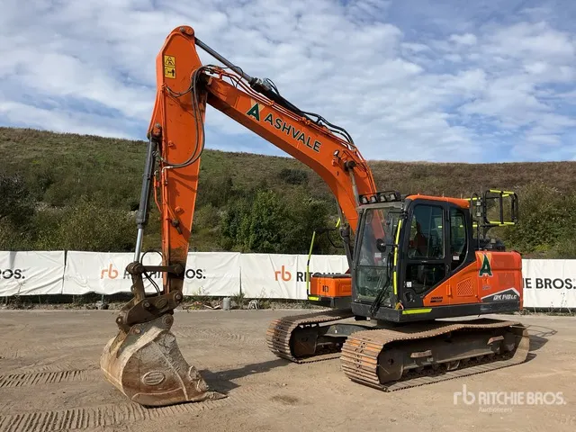 2022 Doosan DX140LC-7 Tracked Excavator