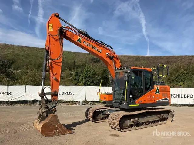 2022 Doosan DX140LC-7 Tracked Excavator