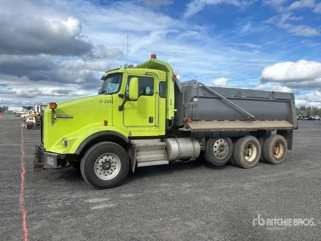 2009 Kenworth T800 8x4 Tri/A Dump Truck