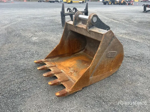 53 in Digging Excavator Bucket
