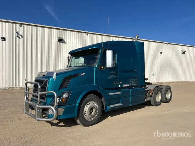 2009 Volvo VNL 6x4 T/A Sleeper Truck Tractor