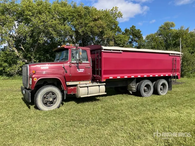 1988 Ford L9000 6x4 Grain Truck