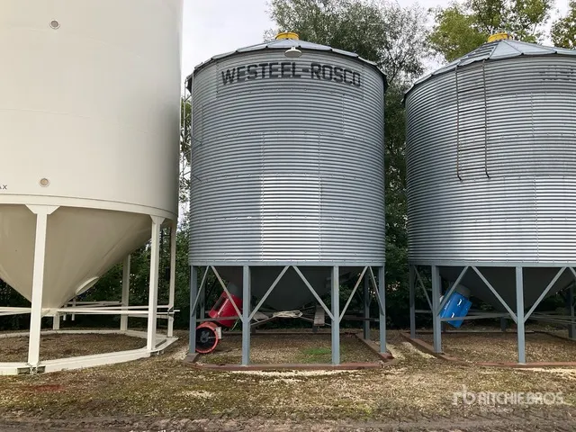 Westeel-Rosco 145 +/- 1650 bu 5 Ring Hopper Grain Bin