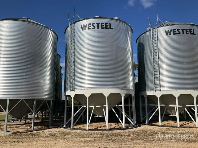 Westeel 2105 +/- 6500 bu 5 Ring Hopper Grain Bin