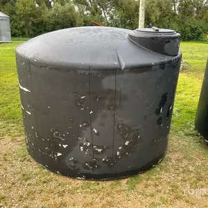 1250 gal Poly Water Tank