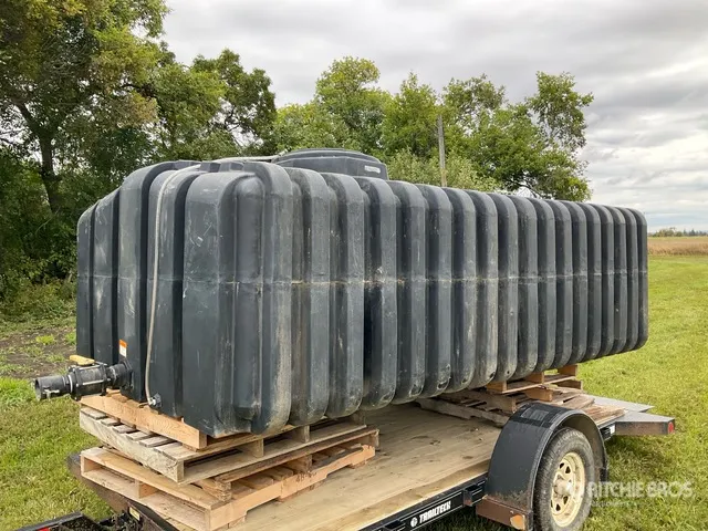 2000 gal Poly Water Tank
