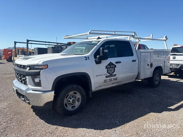 2022 Chevrolet Silverado 2500 4x2 Crew Cab Utility Truck