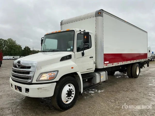 2013 Hino 268 4x2 Van Truck