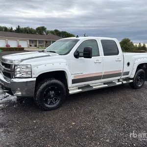 2007 GMC Sierra 2500HD 4x4 Crew Cab Pickup