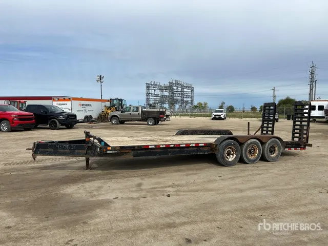 2021 Canada Trailers 24 ft Tri/A Equipment Trailer