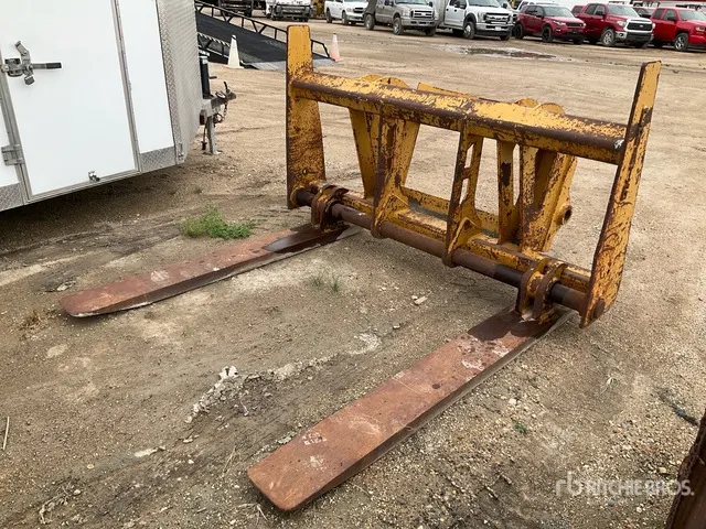Craig 72 in Q/C Wheel Loader Forks - Fits Cat 972G