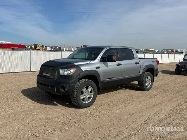 2011 Toyota Tundra SR5 4x4 Crew Cab Pickup