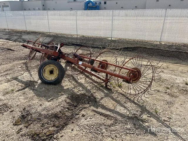 Massey Ferguson 12 ft Hay Rake
