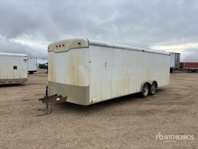 2001 Haulmark 24 ft T/A Enclosed Trailer