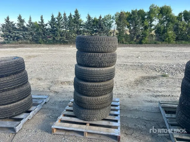 Quantity of (6) Sailun 235/60R17 Tires