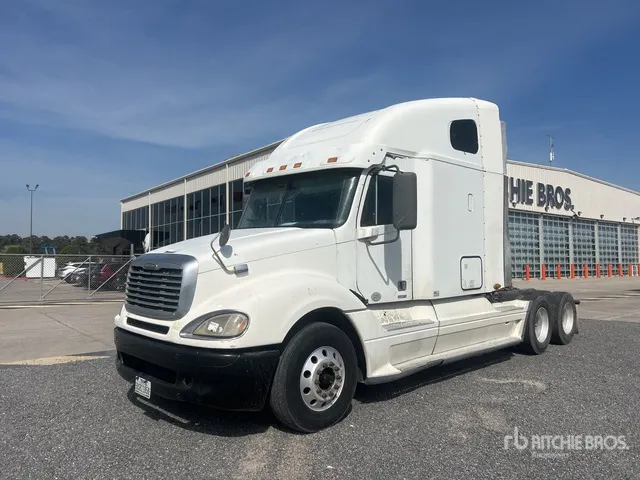 2009 Freightliner Columbia 120 6x4 T/A Sleeper Truck Tractor