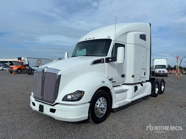 2019 Kenworth T680 6x4 T/A Sleeper Truck Tractor