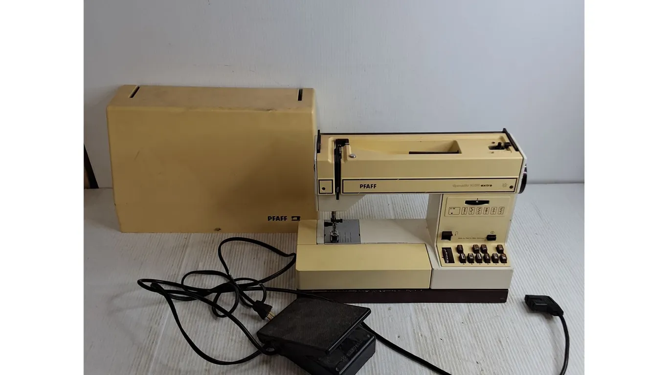 Vintage Pfaff Portable Electric Sewing Machine - Tested