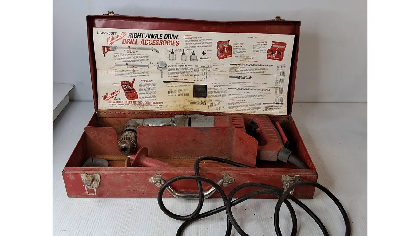 Vintage Milwaukee Model 1107-1 Heavy-Duty Right Angle Drill ( as is, cannot ship)