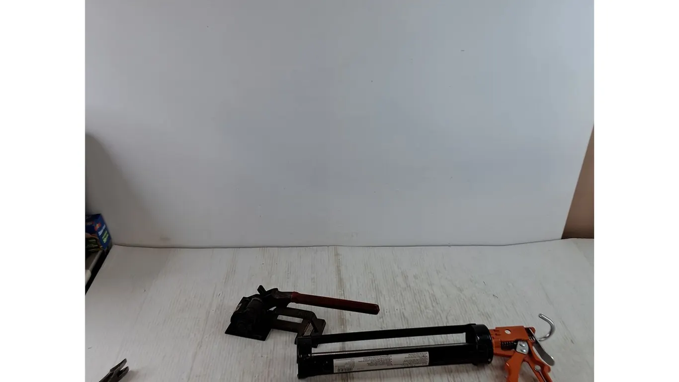Manual Steel Strapping Tensioner, Crowbar, Prybar, Caulking Gun