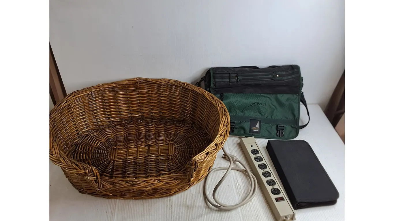 Wicker 26" x 20" Pet Bed Basket, Telus Laptop Case, Power Bar, CD Case
