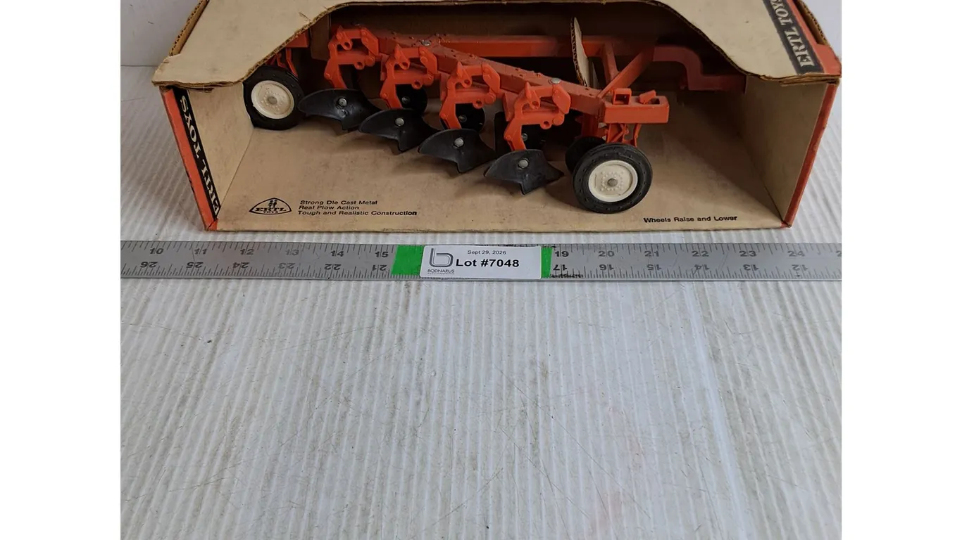 (1) Vintage ERTL 1:16 Die-Cast 4-Bottom Trailing Plow (NOS)