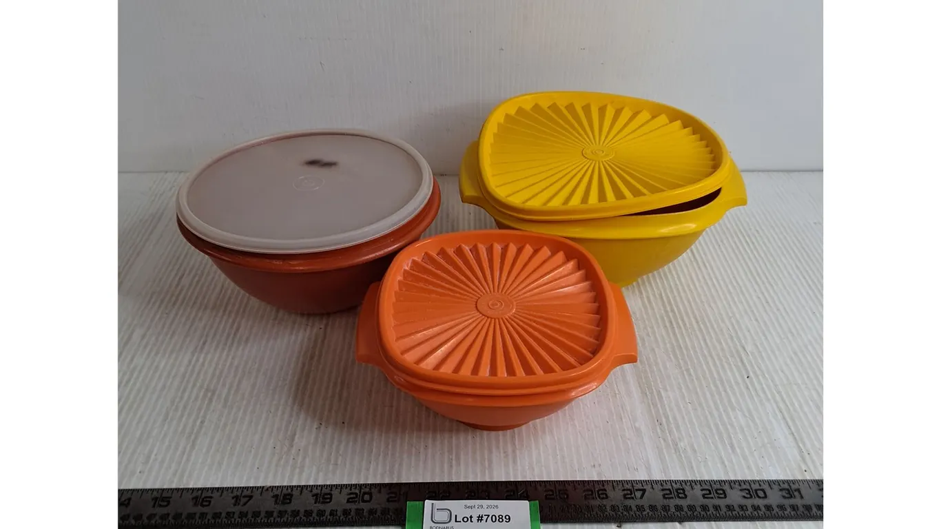 (3) Tupperware Containers w/Lids