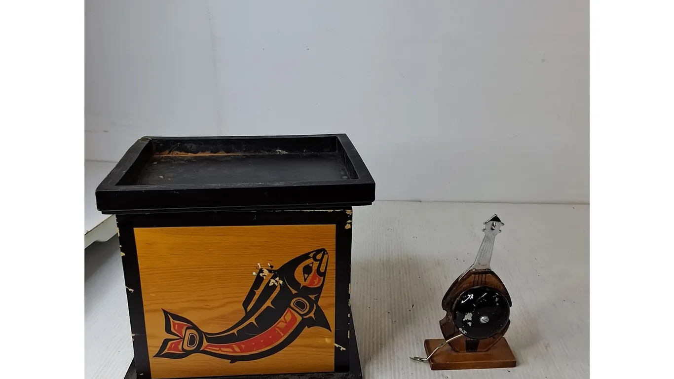 Wooden Guitar Bottle Opener Stand, Wooden Box Of Poker Chips