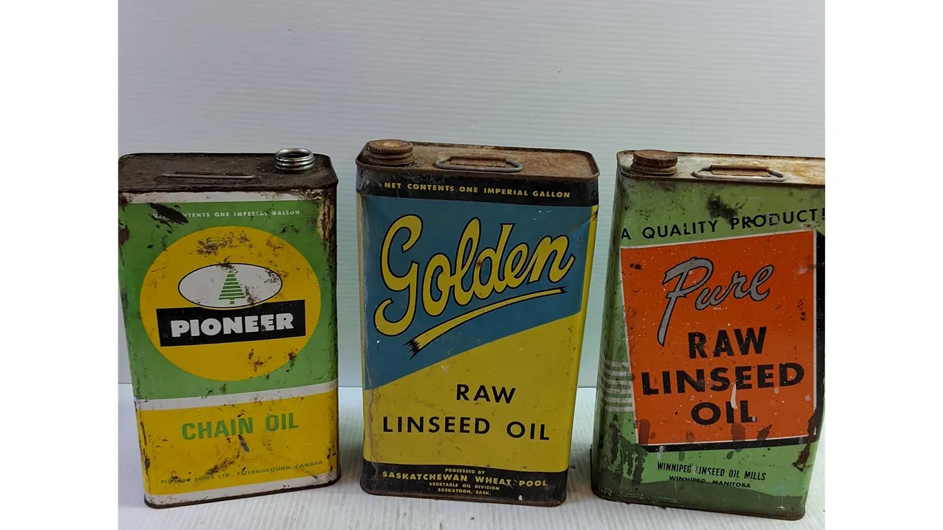 Vintage Oil Cans (3)