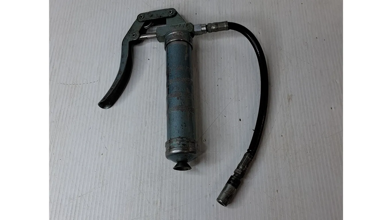 Pistol-Grip Manual Grease Gun