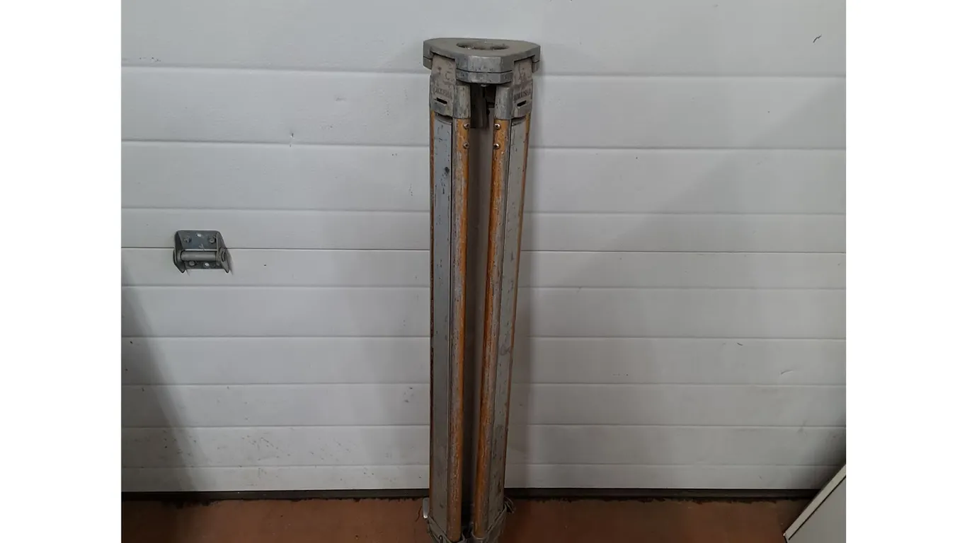 *Sokkisha Heavy Duty Tripod 41", PICKUP ONLY