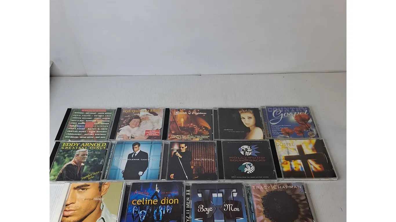 (14) CD's; Celine Dion, Tracy Chapman, Gospel Music, Misc
