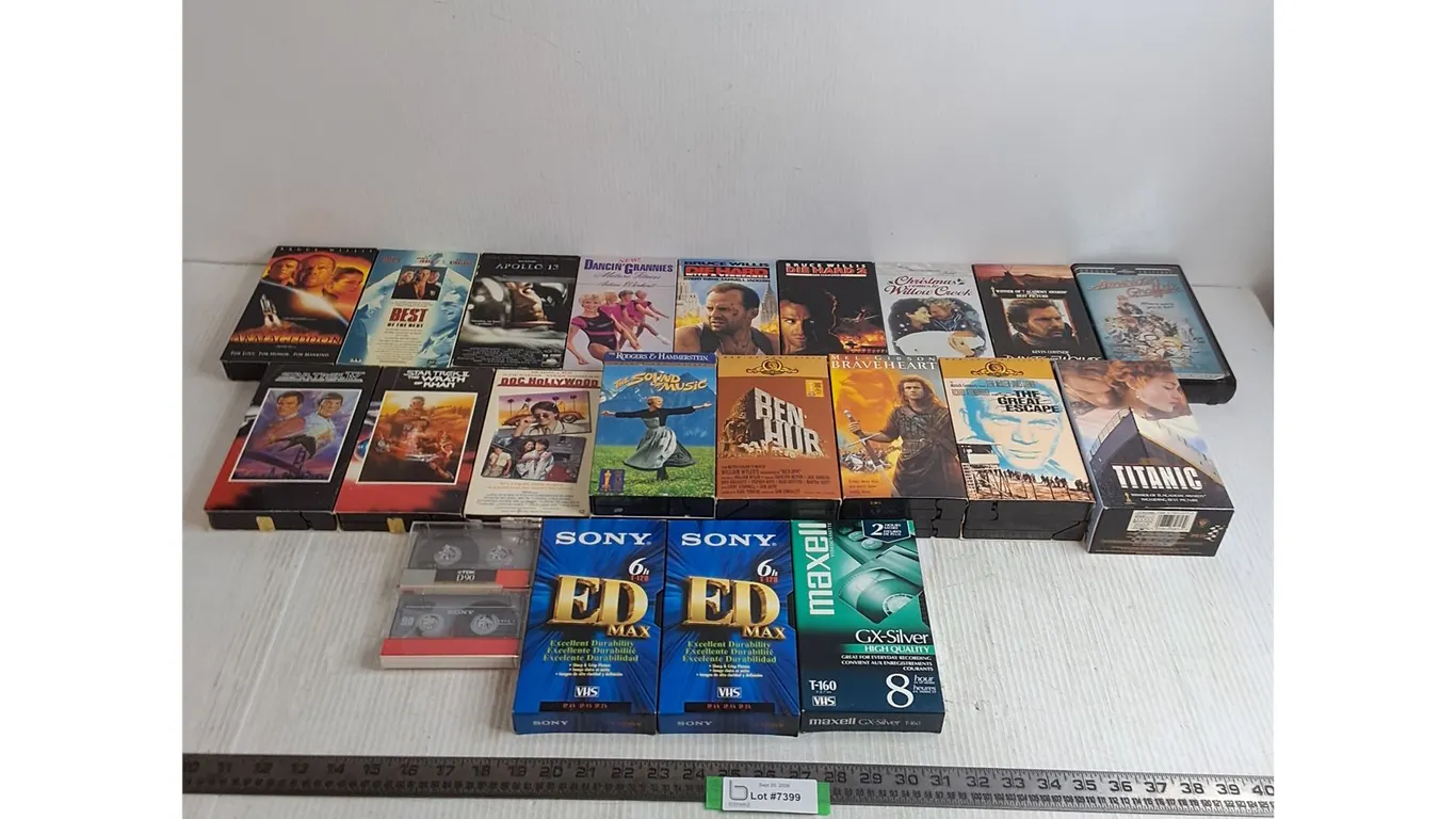 (17) VHS Movies (Apollo 13, Dances With Wolves, Titanic), Blank Tapes