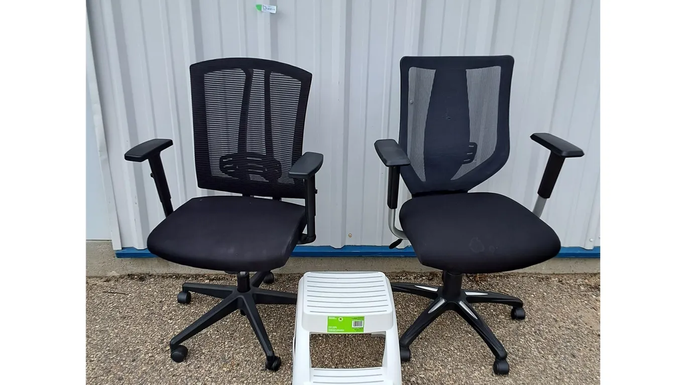 ~Office Chairs with Wheels and Step Stool 43" Tall No Shipping