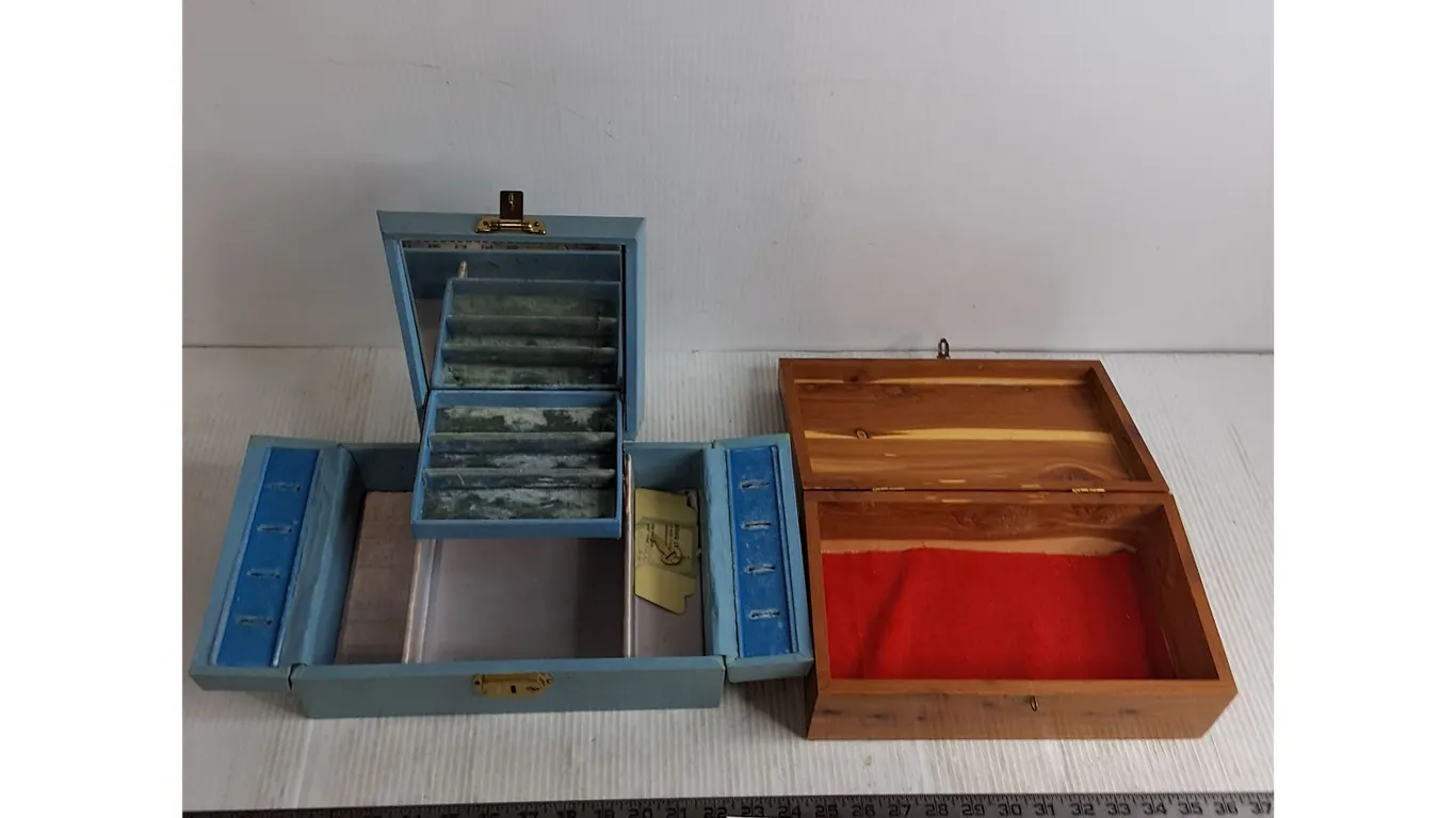 Vintage Jewelry Box - Mirror Loose, Cedar Storage Box
