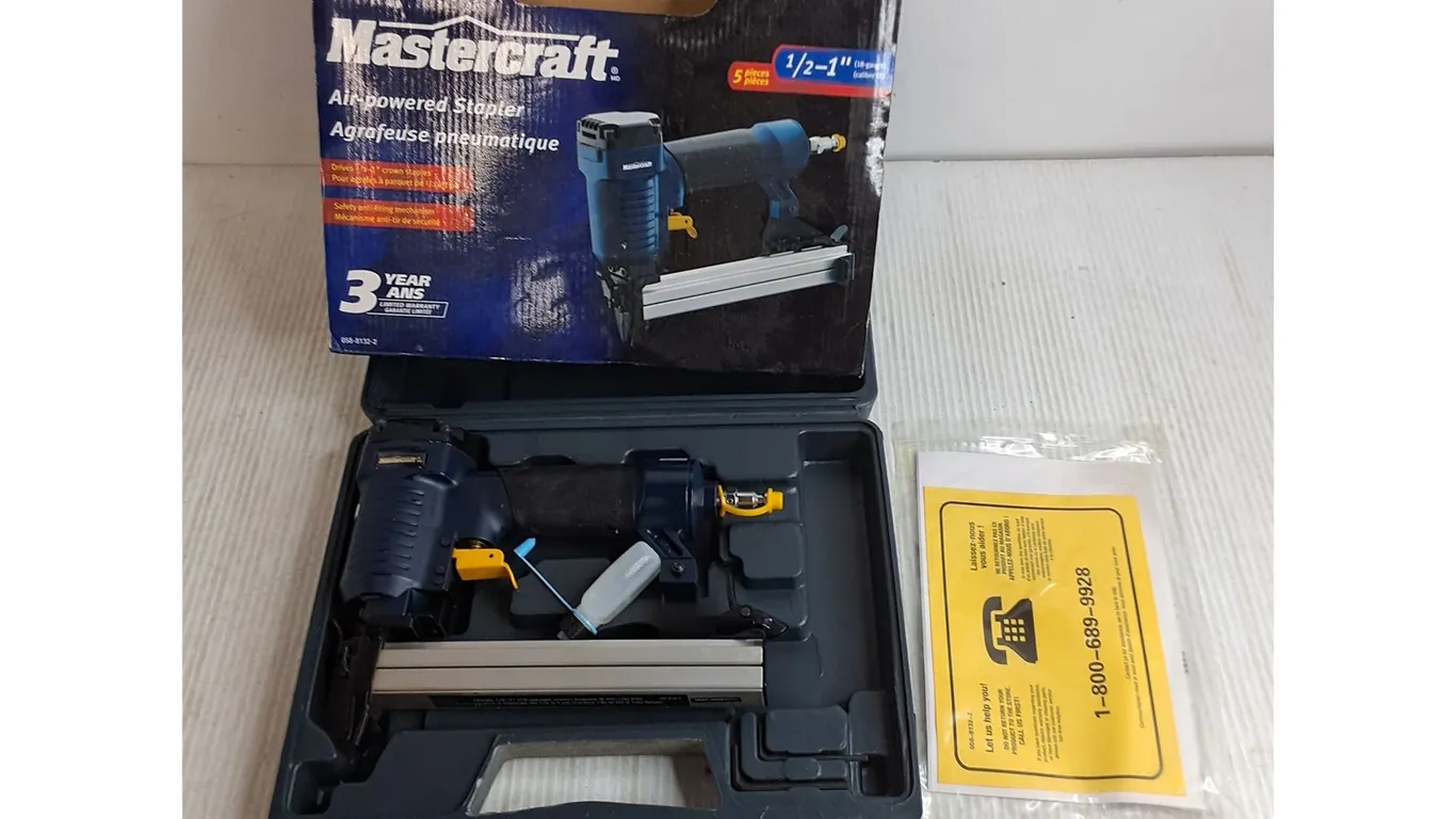 Mastercraft Air-Powered Stapler w/Tote - Appears Unused