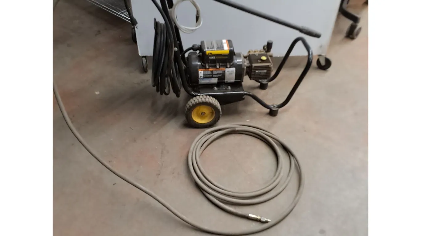 ** John Deere 15XE Power Washer w/Specialty Plug - Cannot Ship