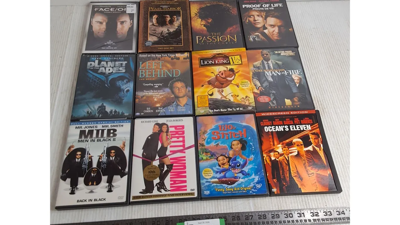 (12) DVD Movies - Pearl Harbor, Lion King 1.5, Ocean's 11, Pretty Woman
