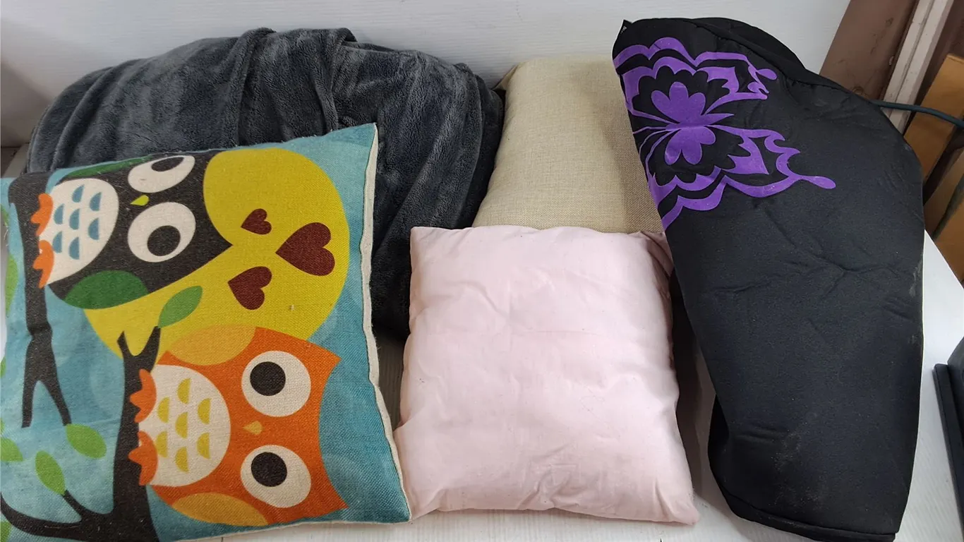 Weighted Blanket - Size Queen, (3) Pillows, Seat Cover