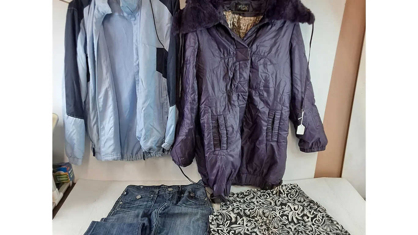 (2) Autumn/Winter Jackets Women's Size 8 and 1XL, (2) Pairs of Pants Size 25 and Unknown
