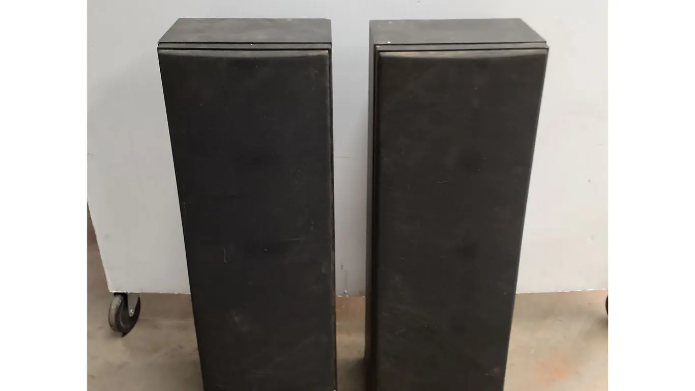 * Pair of Hitachi Tower Speakers - 30" High - Cannot Ship