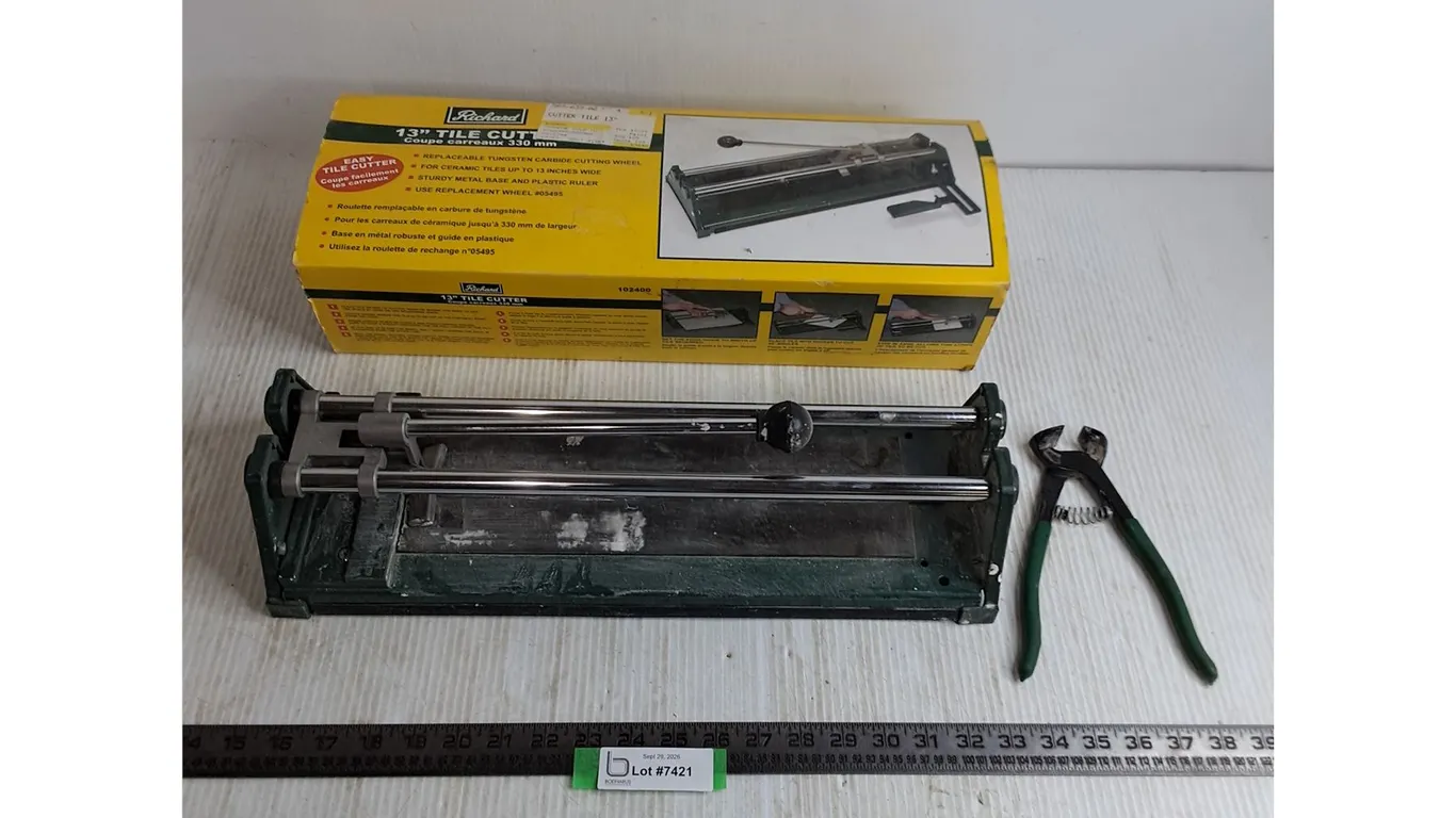 Richard 13" Tile Cutter, Hand Tool