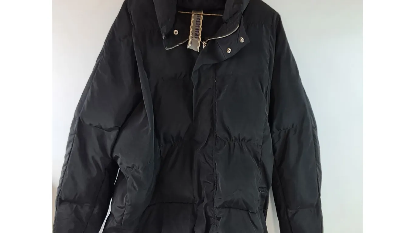*Secret of Me by KoreaBlack Puffy Jacket Approximate Size Medium