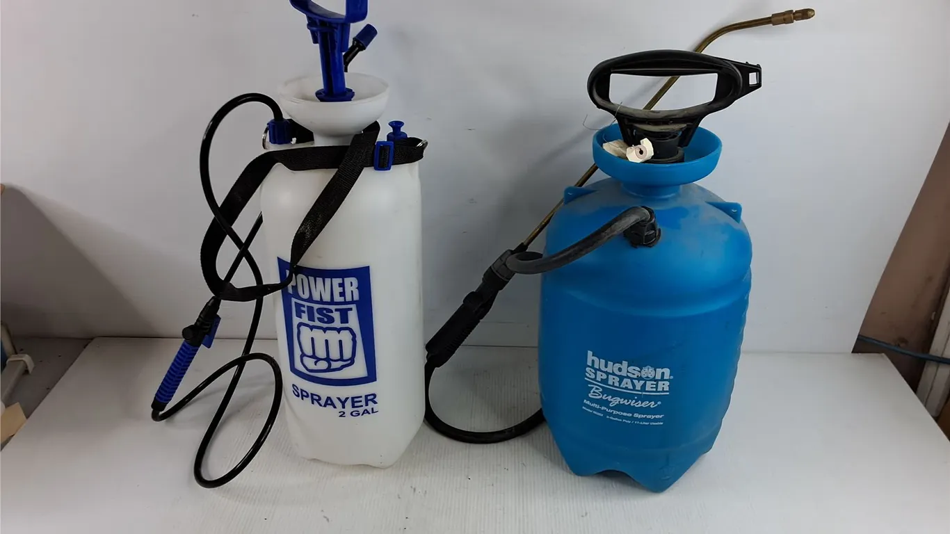 Power Fist & Hudson Sprayers - 3 & 2 Gal, PICKUP ONLY