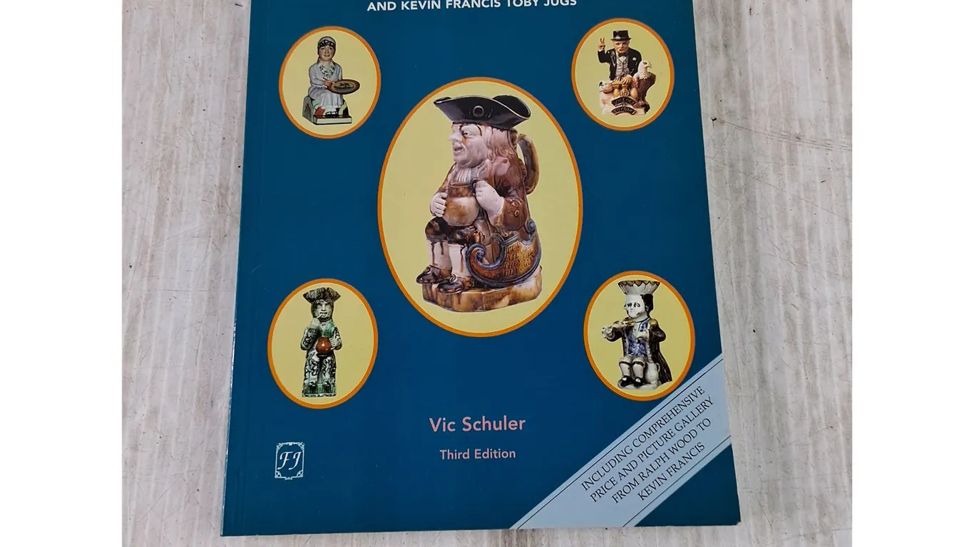 Collecting British Toby Jugs Book